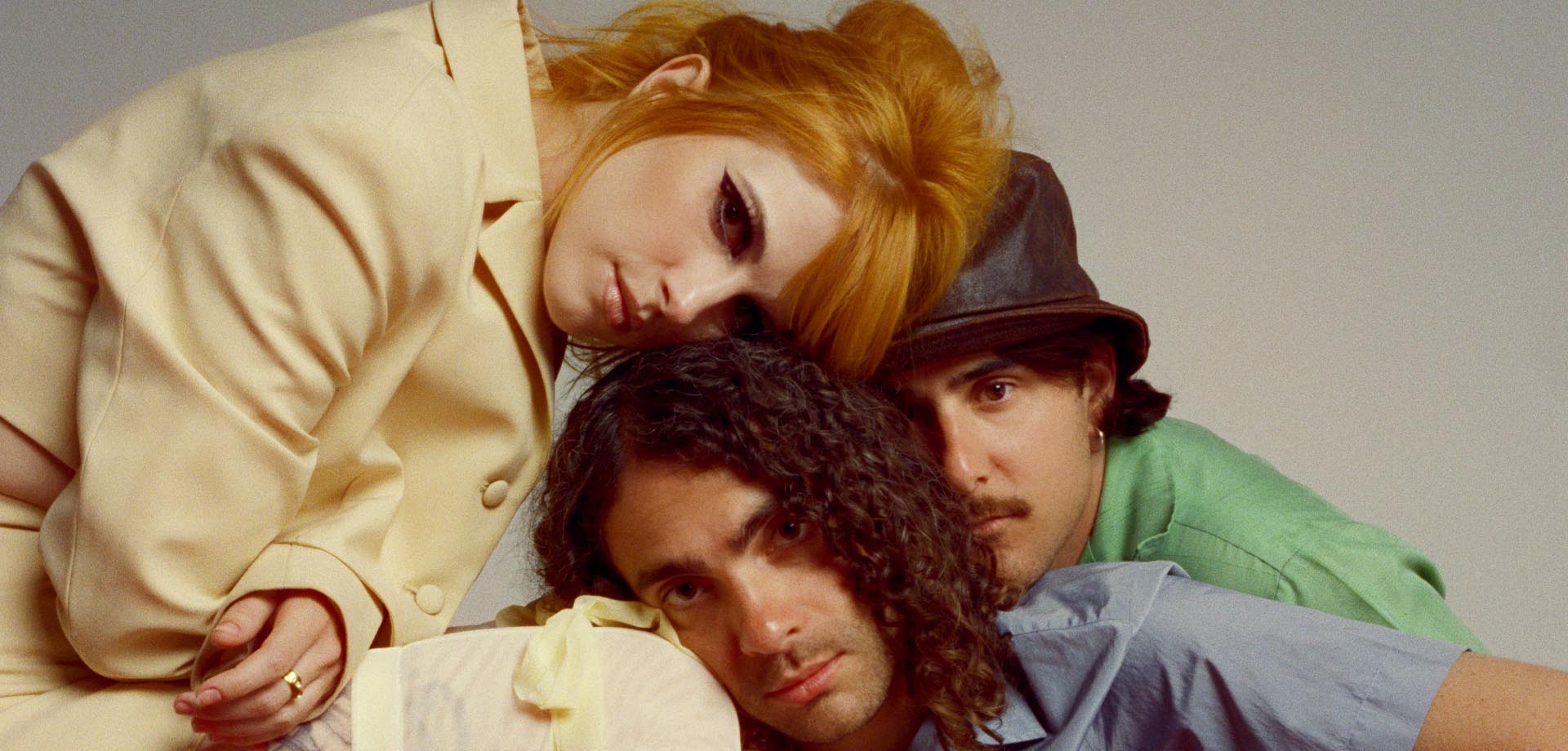 PARAMORE RELEASE NEW TRACK “C’EST COMME ÇA”