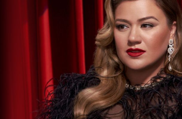 Photo of Kelly Clarkson